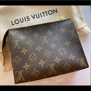 BNIB 2018 Louis Vuitton Toiletry 19 Full Set